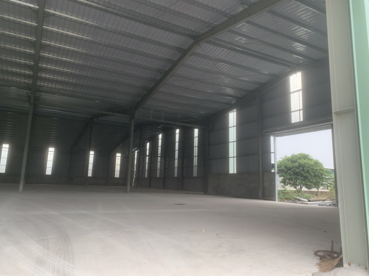 Cho thuê 2800 m2 kho xưởng tại Hà Nội