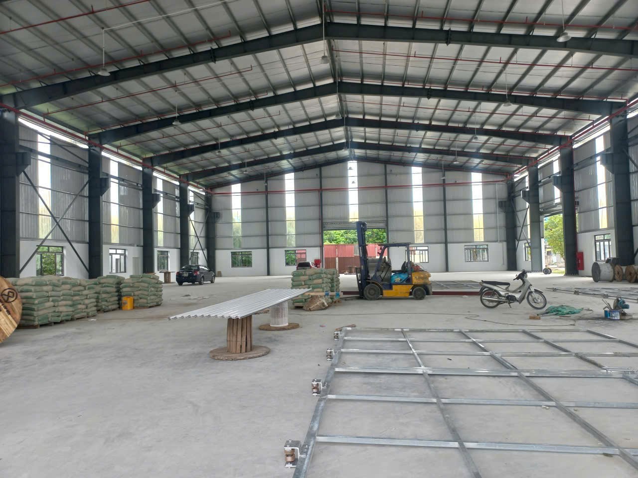 Tìm nhà đầu tư thuê kho xưởng đẹp 2500m2 tại Yên Mỹ, Hưng Yên 