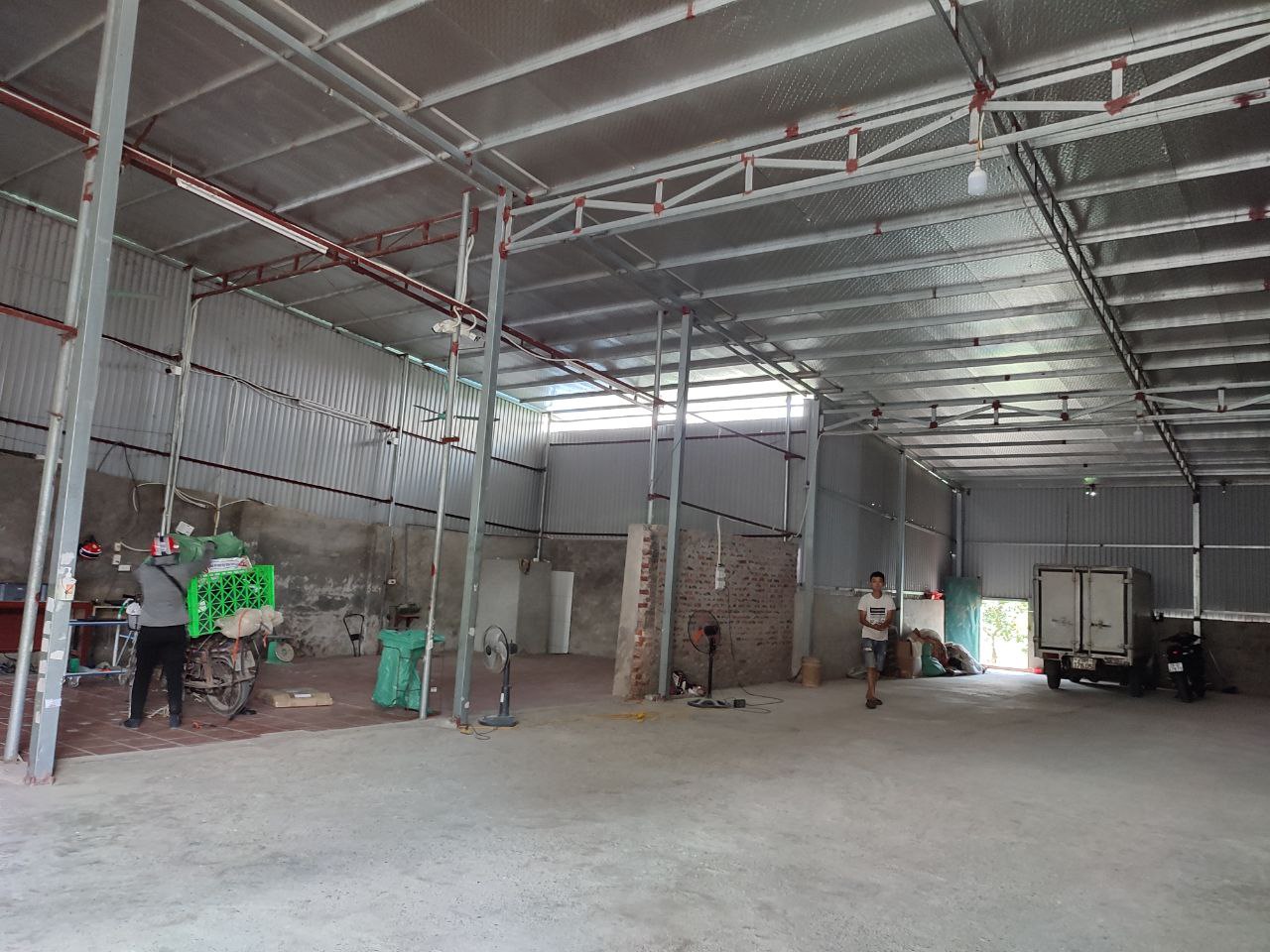 Cho thuê 400 m2 kho xưởng tại Hà Nội